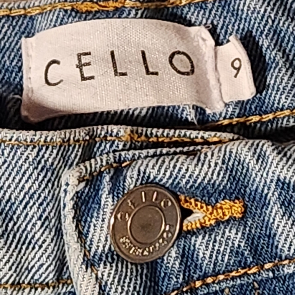 Cello Jr Womems Sz 9 Jeans Distressed  Straight Leg Split Hem High Rise Light - Picture 10 of 12